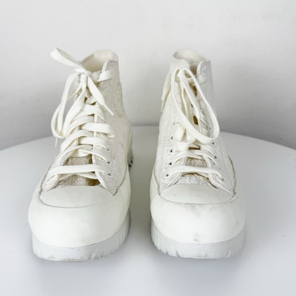 Converse Chuck Taylor All Star High Lugged 2.0 All Terrain Sneaker - Picture 4 of 10